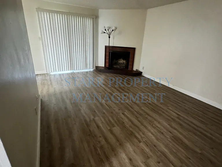328 Northbank Ct #61 — Photo 6