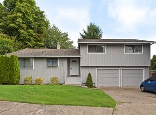 8635 SW Greensward Ln, Tigard, OR 97224