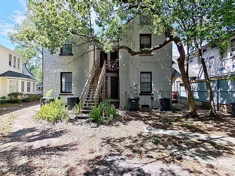 2752 Herschel St Quad — Photo 17
