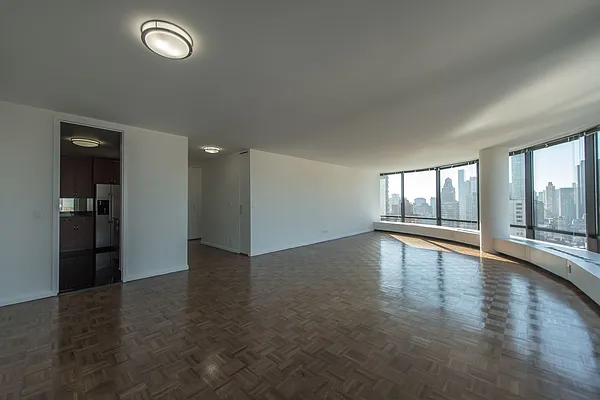 Rented by Solow Realty | media 15