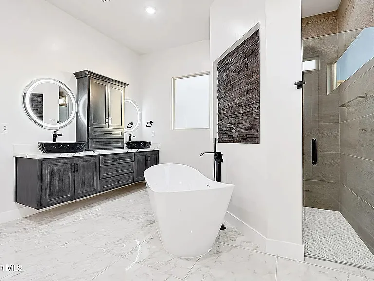 5696 Rio Bonito Cir — Photo 40