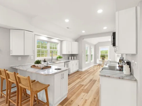 10104 Smiley Rd, Hayes, VA 23072