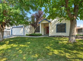 8704 W Hood Ave, Kennewick, WA 99336