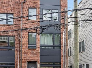 520 Fairmount Ave, Philadelphia, PA