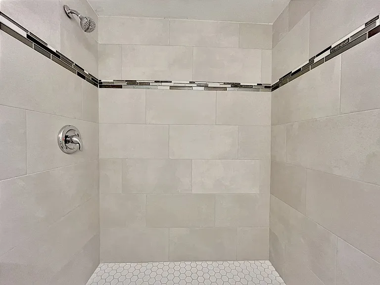 865 Sky Lake Cir #D — Photo 18