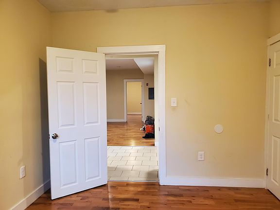 2nd image of 564 Howard Ave