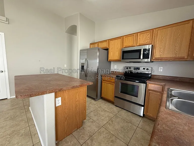 11728 W Avenida Del Sol — Photo 9