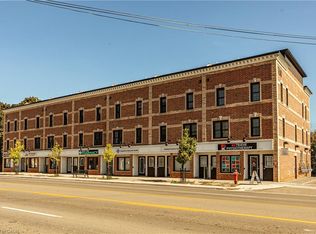 760 Lakeshore Rd E Unit 207, Mississauga, ON L5E 1C7