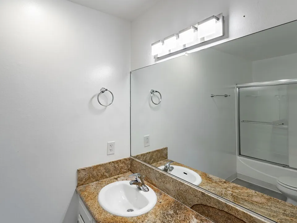 *Model Unit*