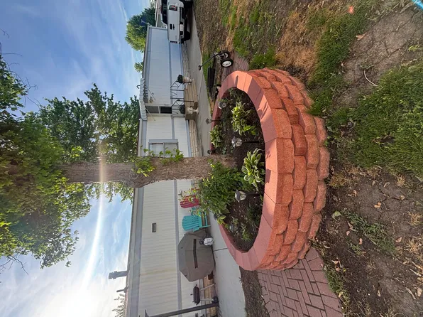 541 Park Ave, Belvidere, IL 61008