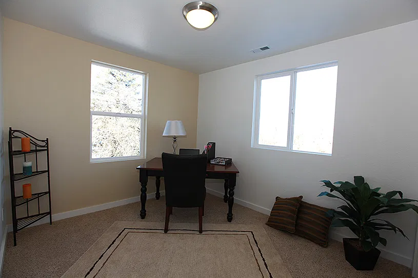 4 bed, 1125 sqft, $1,900 — Photo 4