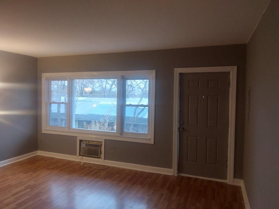 1st image of 10355 W Lyndale Ave #2