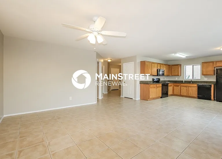 13000 W Lisbon Ln — Photo 3