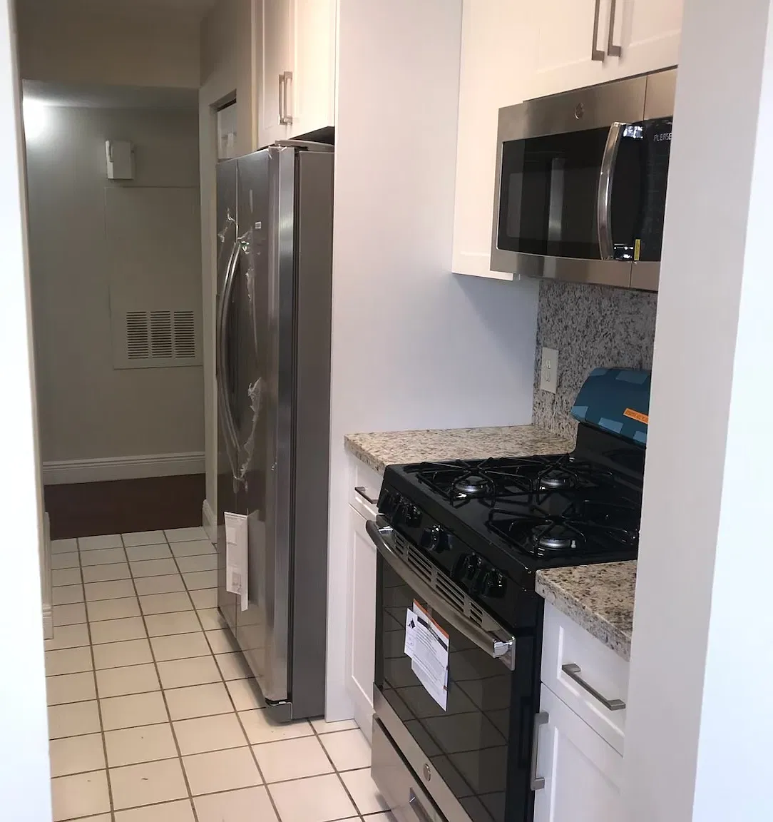2 bed, 1093 sqft, $2,300 — Photo 3