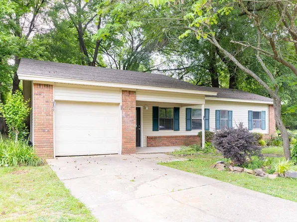 11 Cherry Ct, Jacksonville, AR 72076