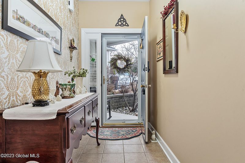 3rd image of 12 Antonia Court