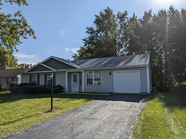 829 Dartmouth Dr, Island Lake, IL 60042