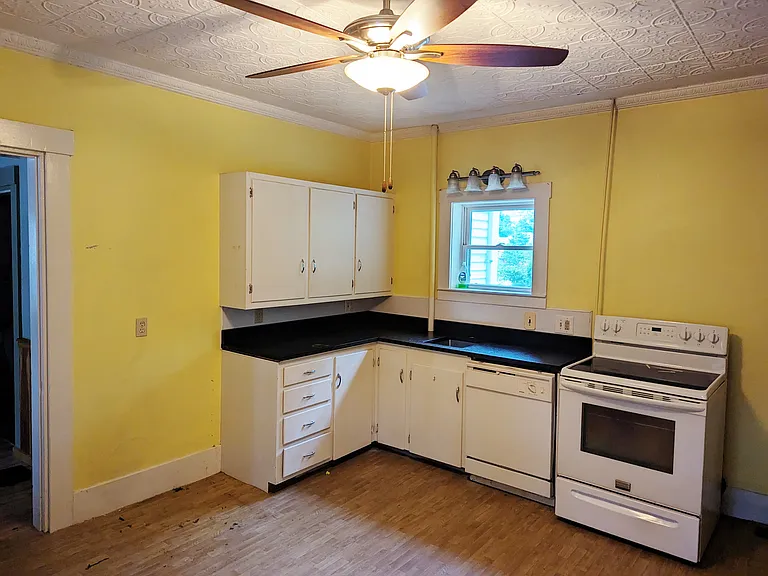 36 Beal St #1 — Photo 2