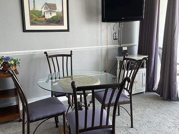 3rd image of 1615 Lake Park Blvd S #404