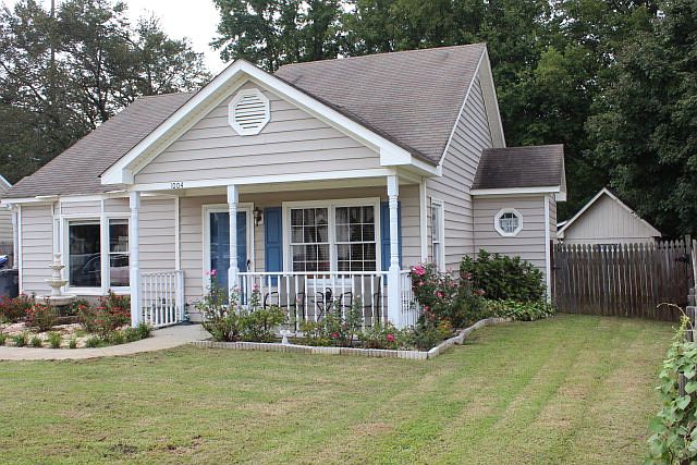 1st image of 1004 Southbriar Dr