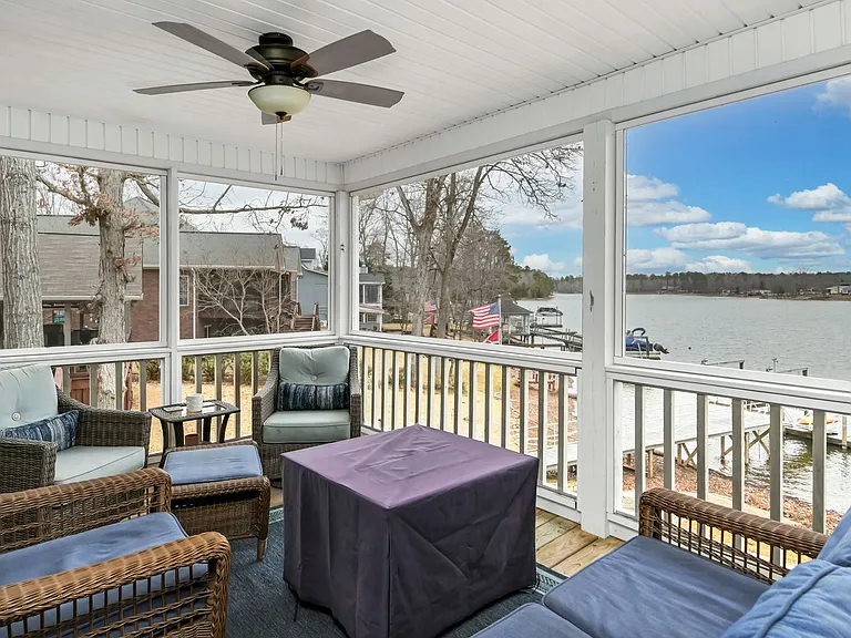 215 Mariners Pointe Rd — Photo 16