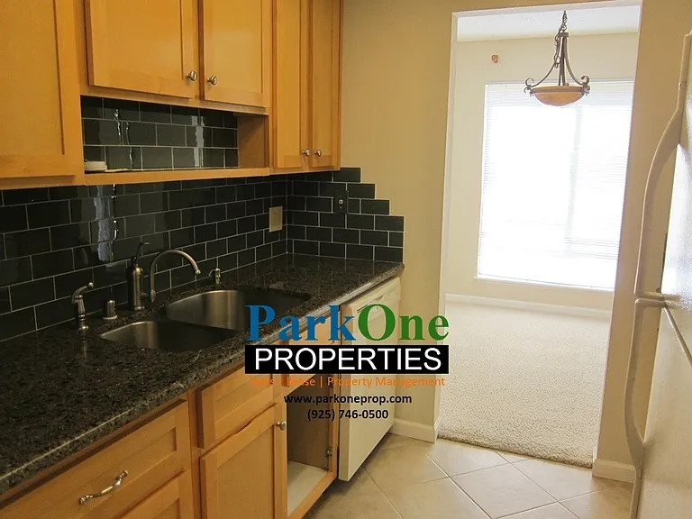 340 N Civic Dr #202 — Photo 3