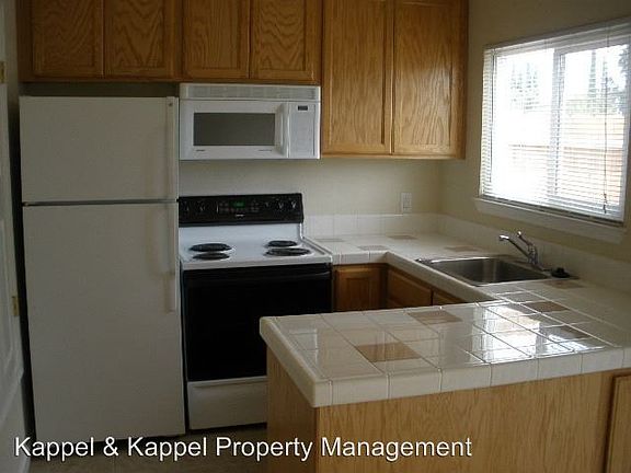 3rd image of 290 Beelard Dr APT 14