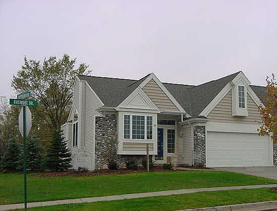 2nd image of 34 Aviemore Dr