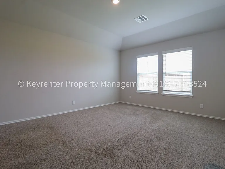 1308 Sunstone St — Photo 31