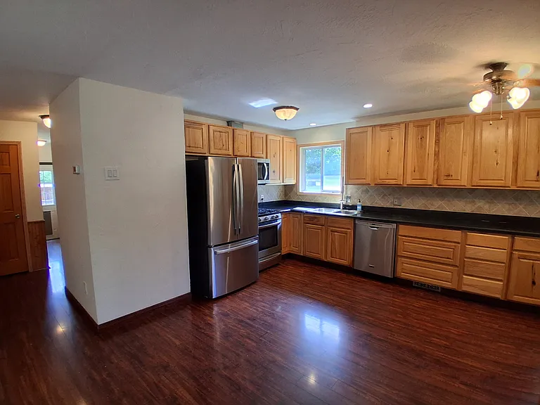435 Mount Ave — Photo 4