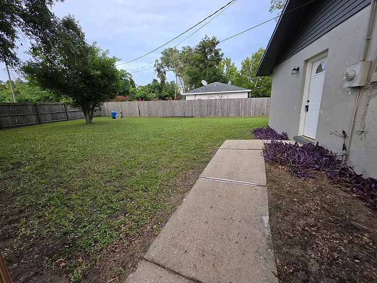 6881 NW 14th Ave — Photo 6