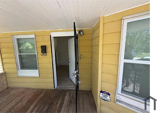 4 bed, 1400 sqft, $1,850 — Photo 2