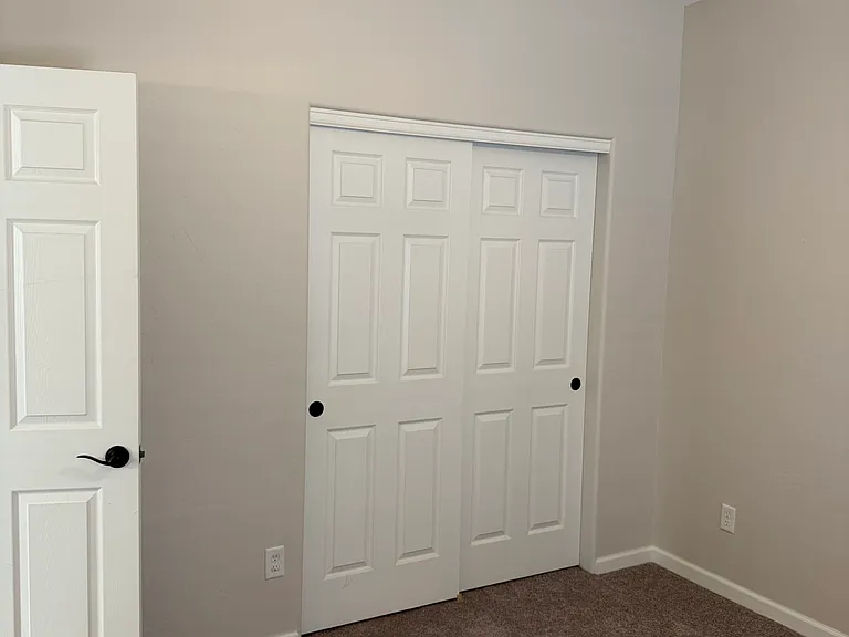 Silverado Dr — Photo 13