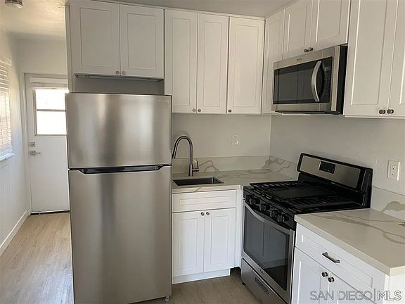 4th image of 4503.5 Bond St