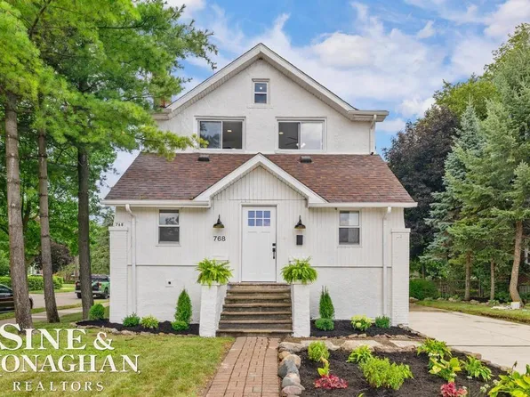 768 Pinecrest Dr, Ferndale, MI 48220