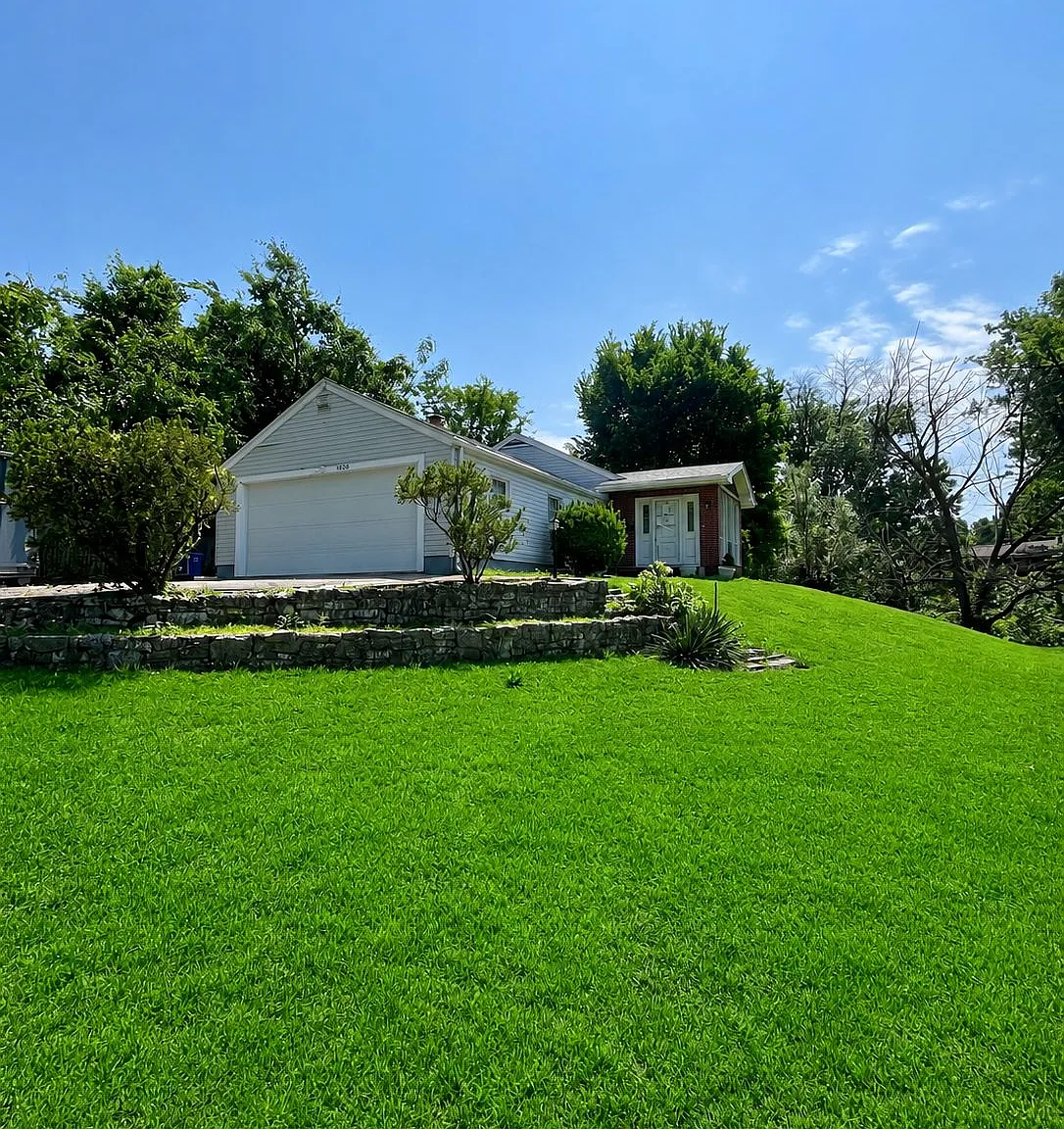 4 bed, 1271 sqft, $1,770 — Photo 2