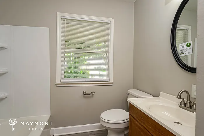 211 Erwin St — Photo 7