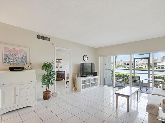 4th image of 20 Yacht Club Dr APT 103