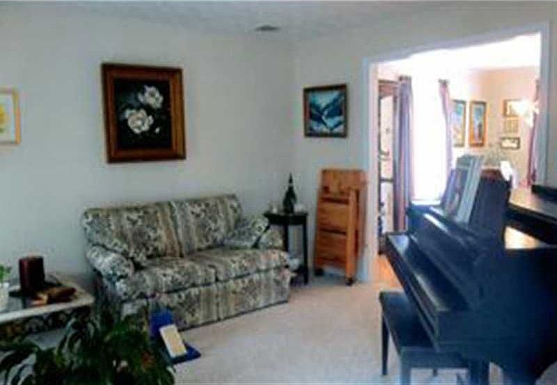 2nd image of 6 Narragansett Dr