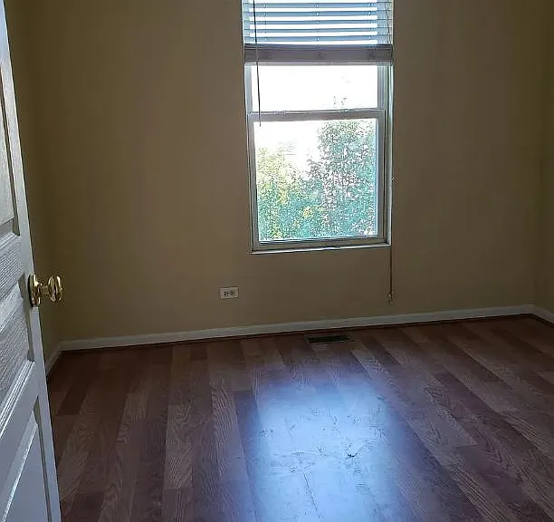 568 Conservatory Ln #568 — Photo 3