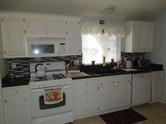 4th image of 20 Rollingwood Dr Space 206