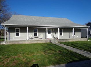 1018 N 10th St, Clinton, IN 47842