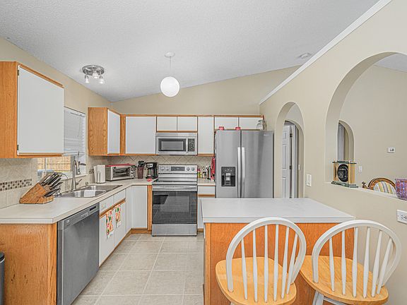 5th image of 4274 SW Elba Street