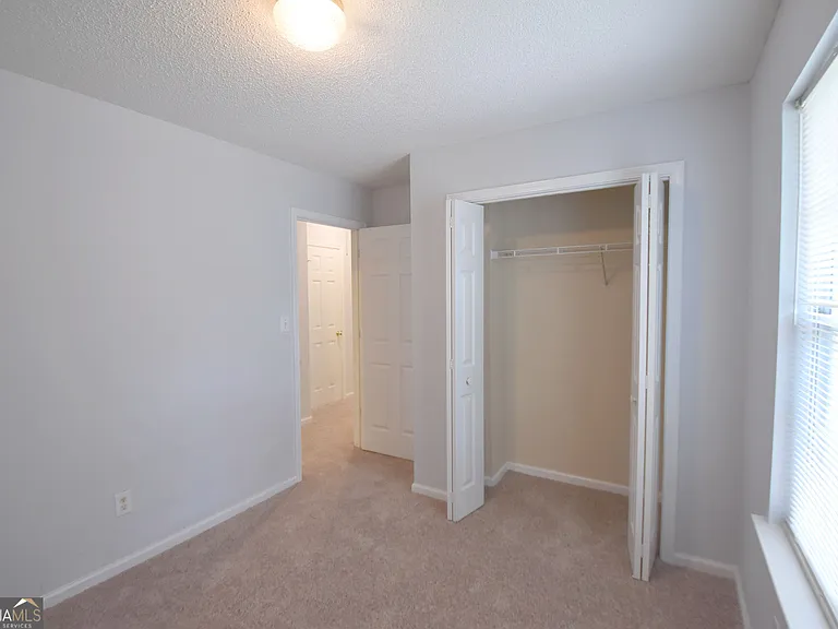 147 S Fairfield Dr — Photo 29