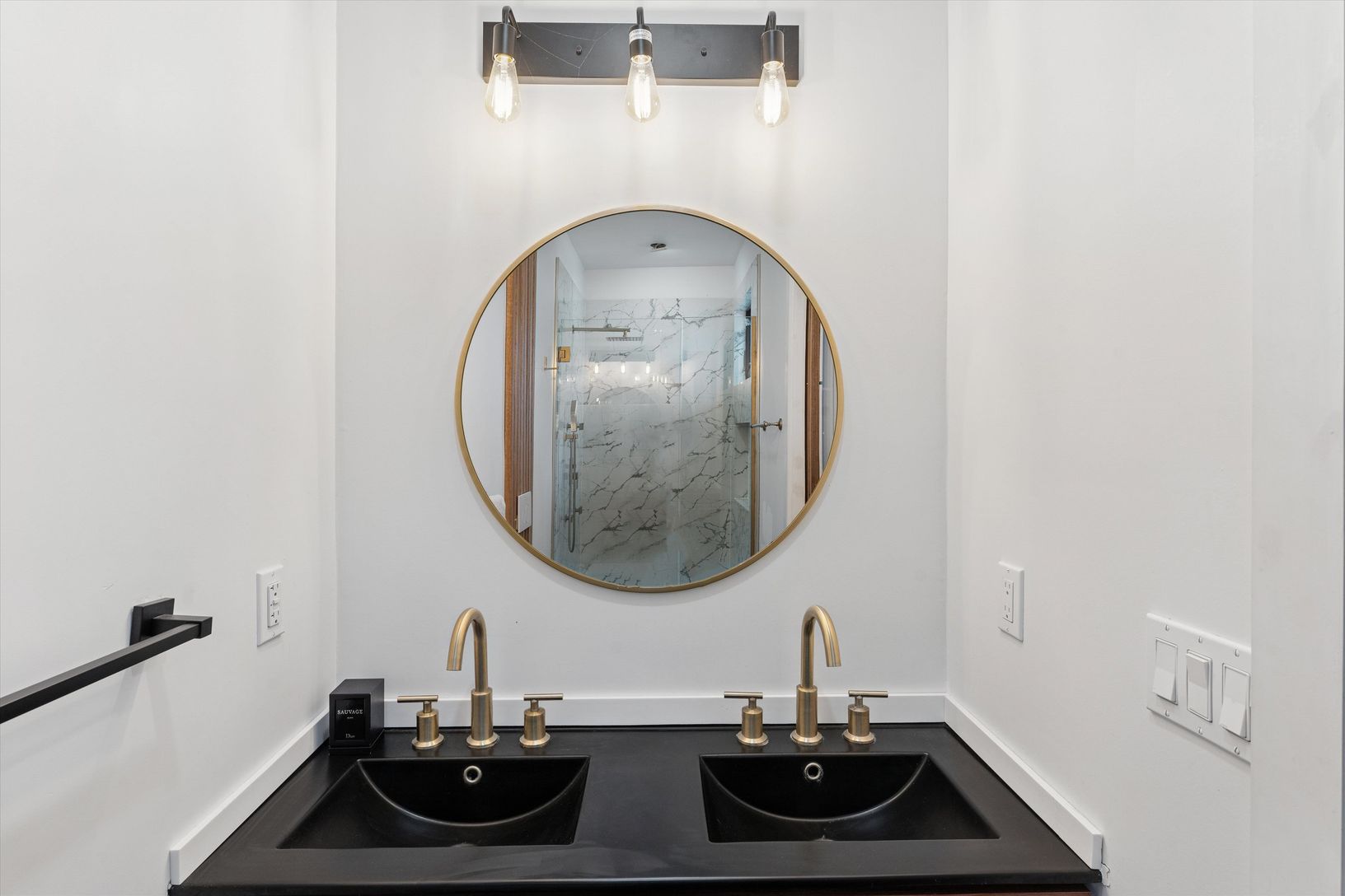  First Floor Guest Bath and Shower