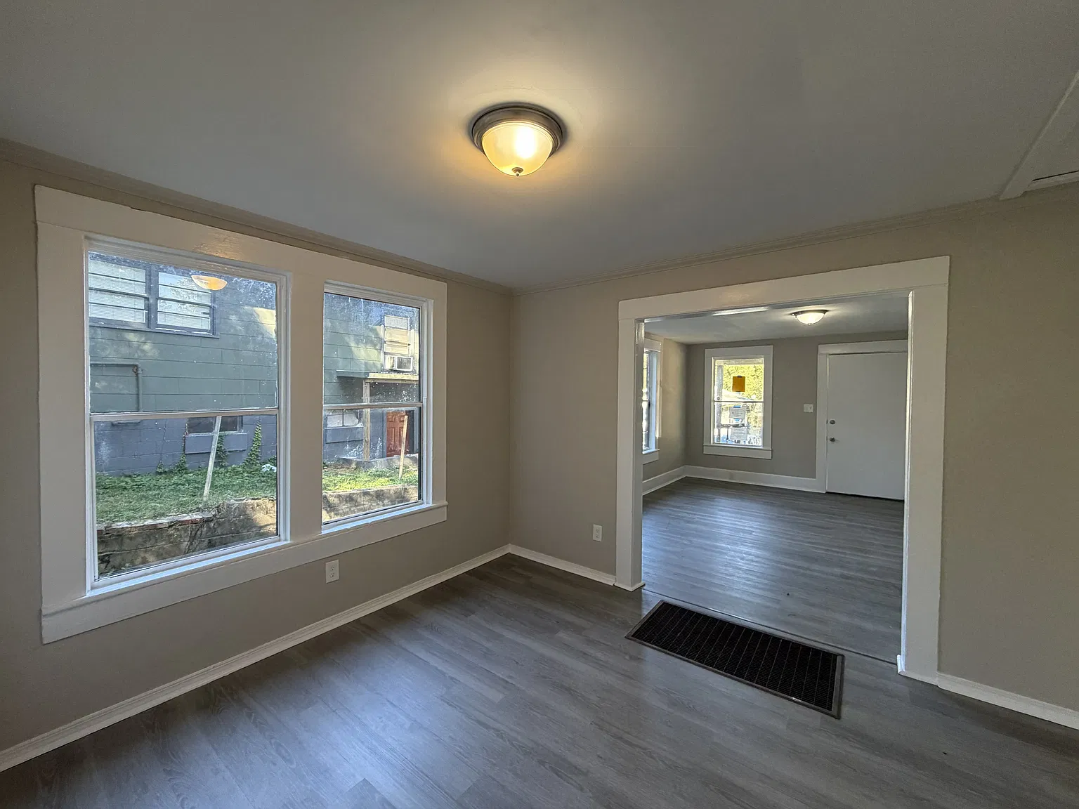 2 bed, 992 sqft, $700 — Photo 3