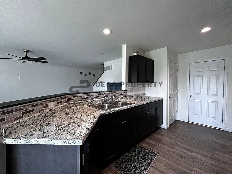 288 Crestfield Ct — Photo 6