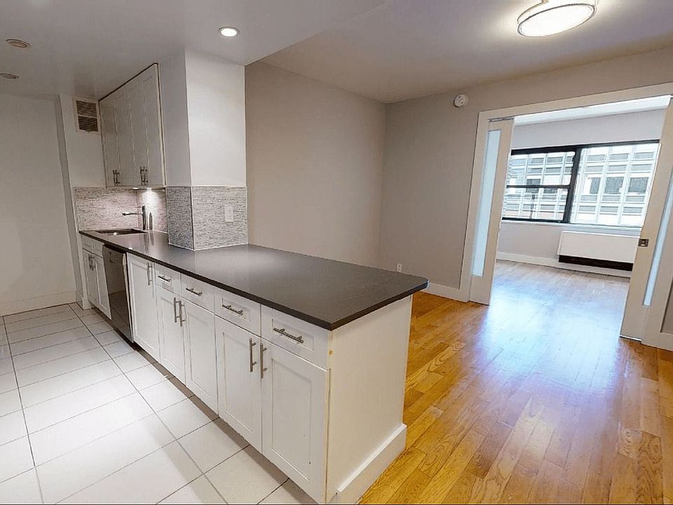 1st image of 301 E 47th St APT 15D