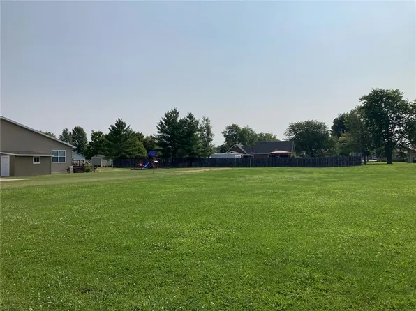 S Lafayette St, Newton, IL 62448