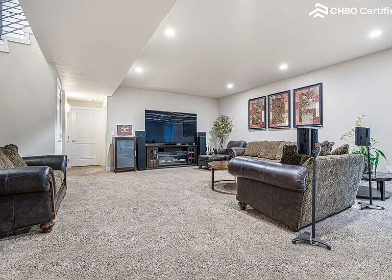 1131 S Balsam Ct — Photo 33